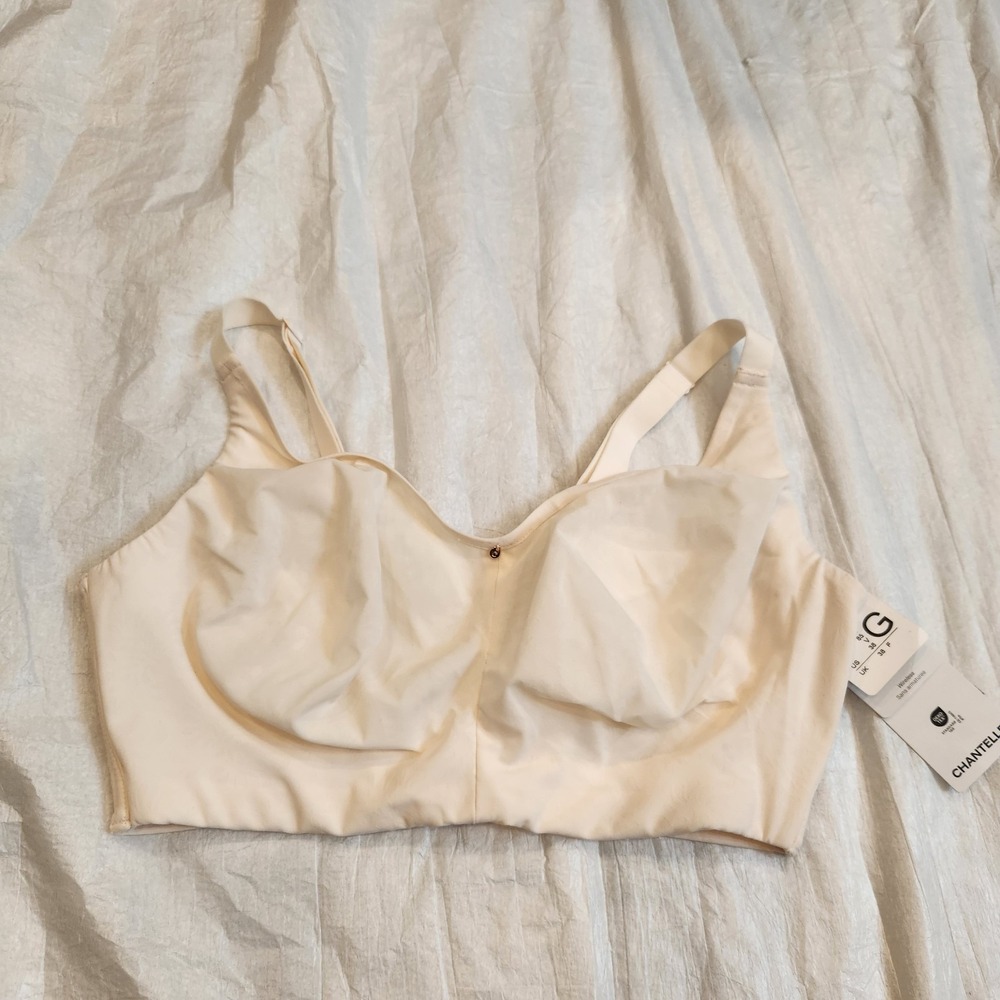 New Chantelle Comfort Chic Back Smoothing Wireless Bra Talc 38G NWT Full Support